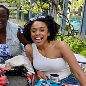 Meet your Posher, Marveliz